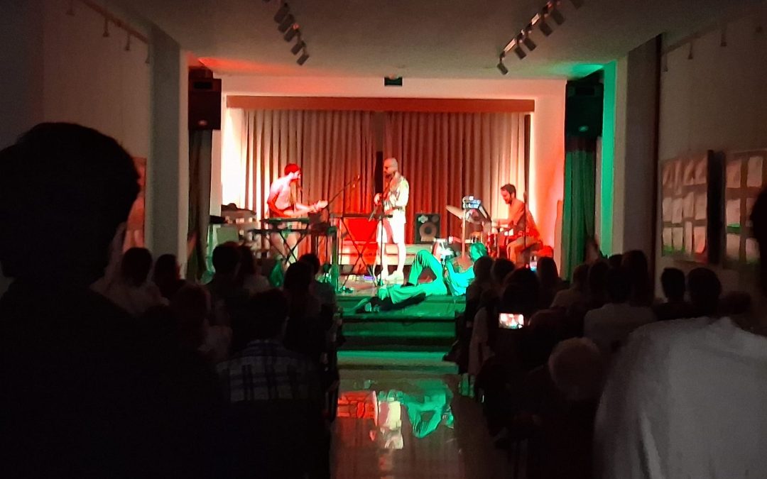 Espaço Almad’Arte – Concerto da Banda “Not All Tails”